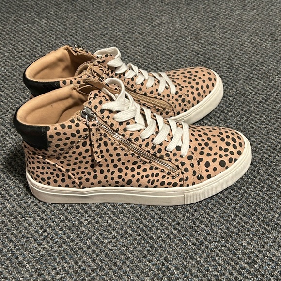 Universal Thread High Top Animal Print Sneakers - Picture 9 of 9